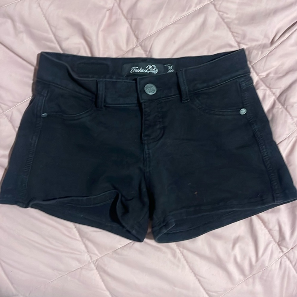 true to size and they’re definitely worth the purchase!